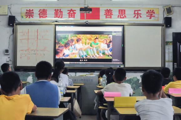 在鄉(xiāng)村播撒閱讀的種子 ——湖北科技學院圖書館悅鄉(xiāng)村閱讀推廣活動(圖1)