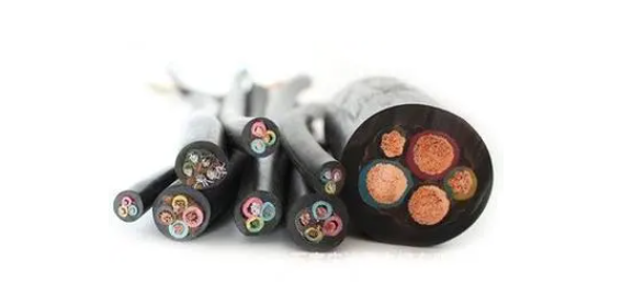 橡套電纜：電力傳輸與工業(yè)應(yīng)用的耐用之選，全面解析其特性與優(yōu)勢(shì)(圖1)